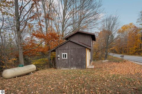 Photo of 4255 E Spencer Road, Kalkaska, MI 49646 (MLS # 1930663)