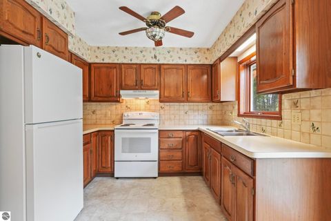 Tiny photo for 1689 Black Bark Ln, Traverse City, MI 49696 (MLS # 1939509)