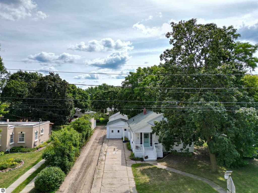Photo of 110412 E Broadway, Mt Pleasant, MI 48858 (MLS # 1938091)