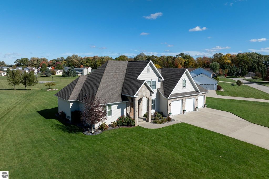Photo of 2093 CobbleStone Court, Mt Pleasant, MI 48858 (MLS # 1939791)