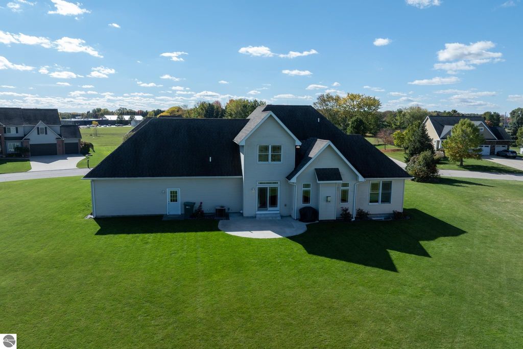 Photo of 2093 CobbleStone Court, Mt Pleasant, MI 48858 (MLS # 1939791)