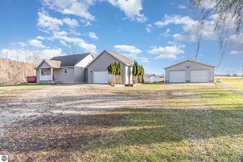 Photo of 2150 N Douglas Road, Riverdale, MI 48877 (MLS # 1940901)