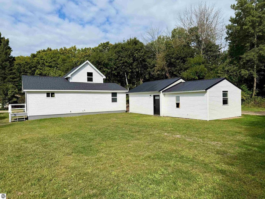 Photo of 112 N White Street, Marion, MI 49665 (MLS # 1938408)