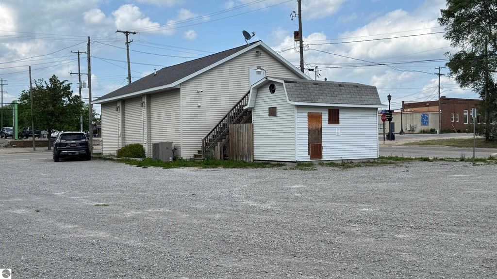 Photo of 201 W 7th Street, Evart, MI 49631 (MLS # 1935503)