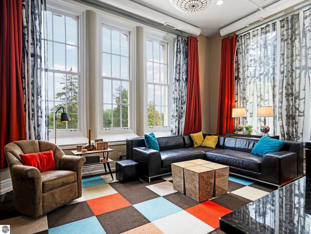 Photo of 800204 Cottageview Drive #204, Traverse City, MI 49684 (MLS # 1939990)