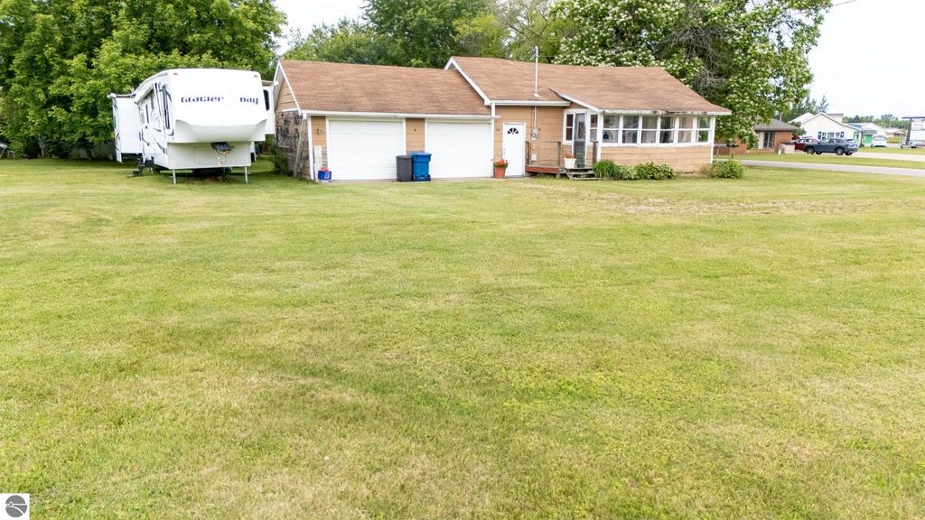 Photo of 103 Beech, Houghton Lake, MI 48629 (MLS # 1935817)