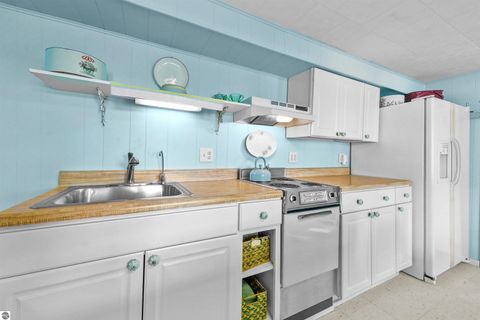 Tiny photo for 489 Peninsula Trail, Traverse City, MI 49696 (MLS # 1939979)