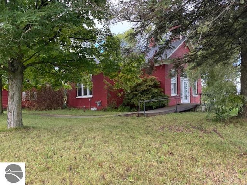 Photo of 6997 E 44 Road, Cadillac, MI 49601 (MLS # 1918275)