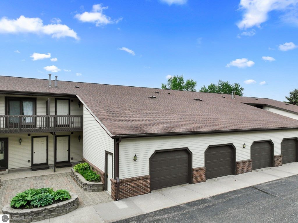 Photo of 225 Wildwood Drive, Cadillac, MI 49601 (MLS # 1934012)