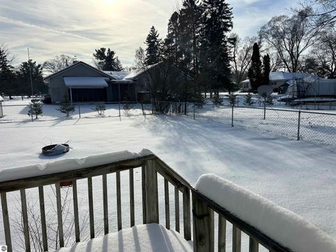 Tiny photo for 414 Cottage Avenue, Clare, MI 48617 (MLS # 1941274)