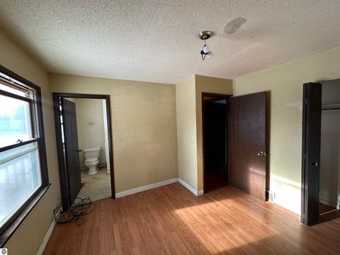 Tiny photo for 414 Cottage Avenue, Clare, MI 48617 (MLS # 1941274)