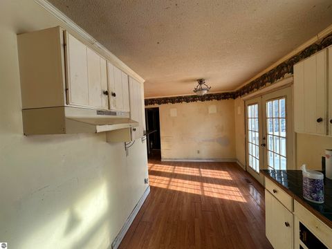 Tiny photo for 414 Cottage Avenue, Clare, MI 48617 (MLS # 1941274)