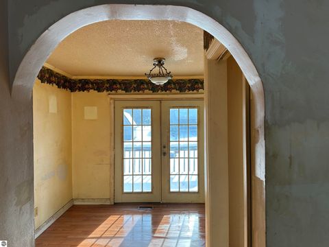 Tiny photo for 414 Cottage Avenue, Clare, MI 48617 (MLS # 1941274)