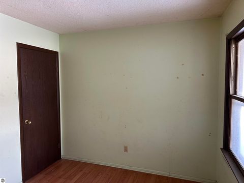 Tiny photo for 414 Cottage Avenue, Clare, MI 48617 (MLS # 1941274)