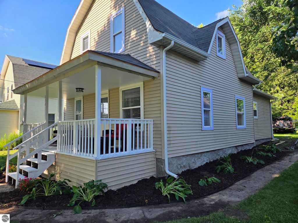 Photo of 232 N Sheridan Road, Remus, MI 49340 (MLS # 1935914)