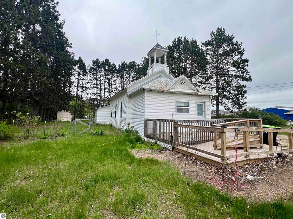 Photo of 6993 E 34 Road, Cadillac, MI 49601 (MLS # 1934366)