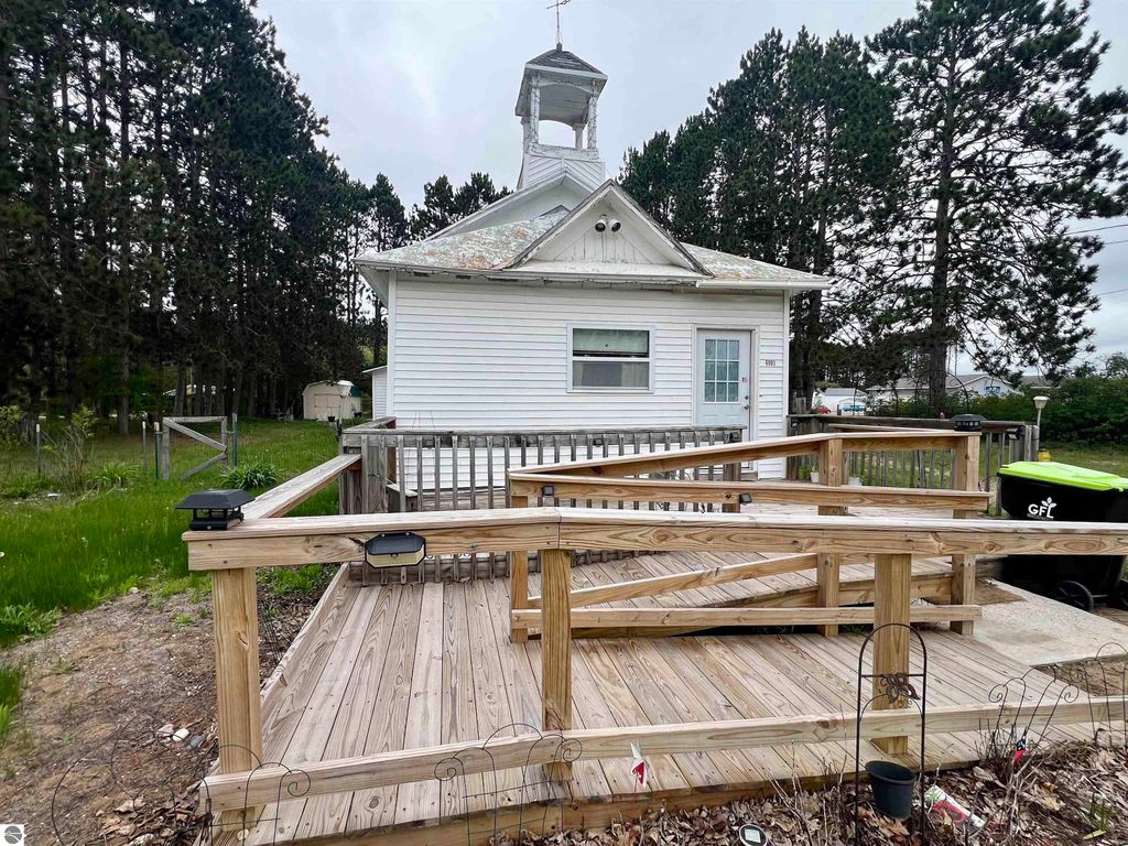 Photo of 6993 E 34 Road, Cadillac, MI 49601 (MLS # 1934366)