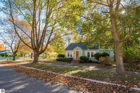 Tiny photo for 1101 Jefferson Avenue, Traverse City, MI 49684 (MLS # 1940113)