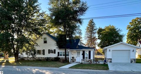 Photo of 206 W 4th Street, Kalkaska, MI 49646 (MLS # 1939550)