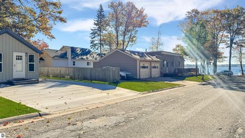 Tiny photo for 112 Iroquois Place, Cadillac, MI 49601 (MLS # 1939996)