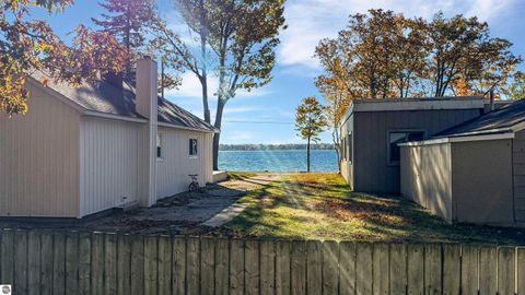 Tiny photo for 112 Iroquois Place, Cadillac, MI 49601 (MLS # 1939996)
