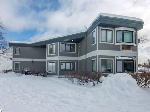 Tiny photo for 12400176 Crystal Mountain Drive #176, Thompsonville, MI 49683 (MLS # 1941082)