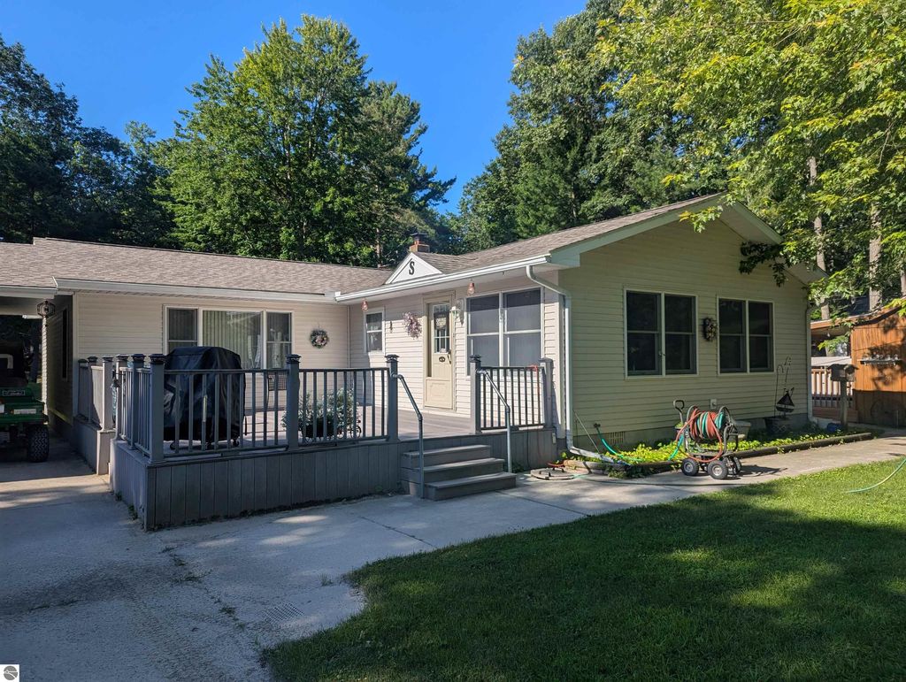 Photo of 5314 E 16th Street, Au Gres, MI 48703 (MLS # 1936639)