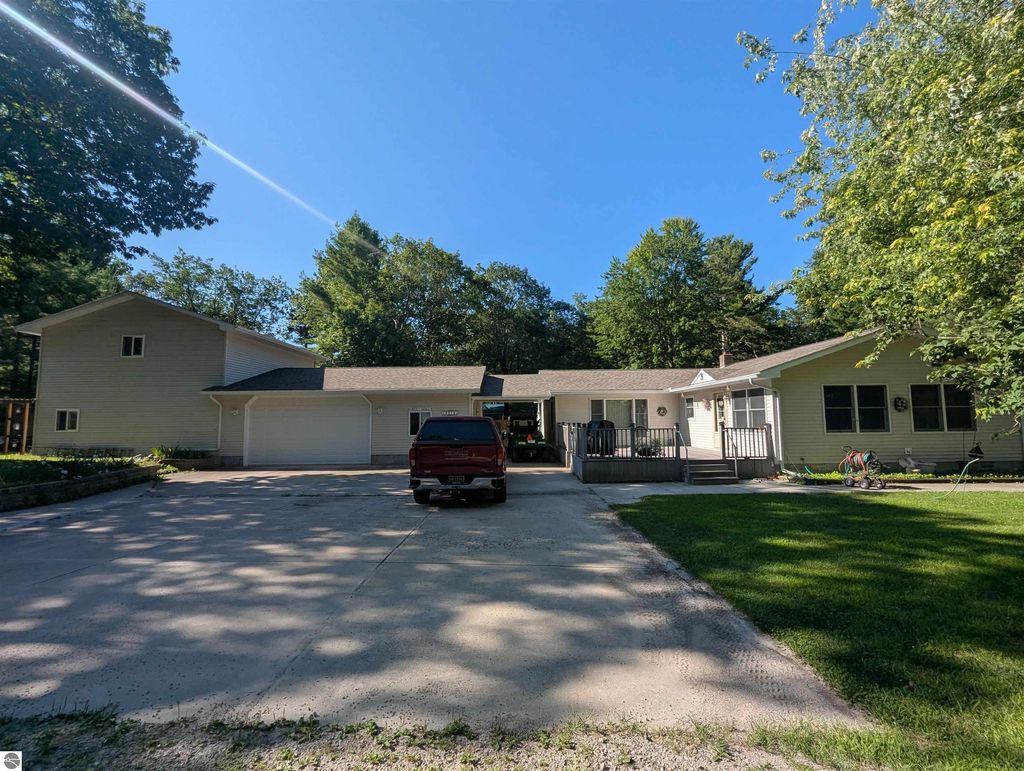 Photo of 5314 E 16th Street, Au Gres, MI 48703 (MLS # 1936639)