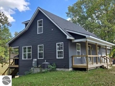 Photo of 8778 Edgewater Drive, Stanwood, MI 49346 (MLS # 1939443)