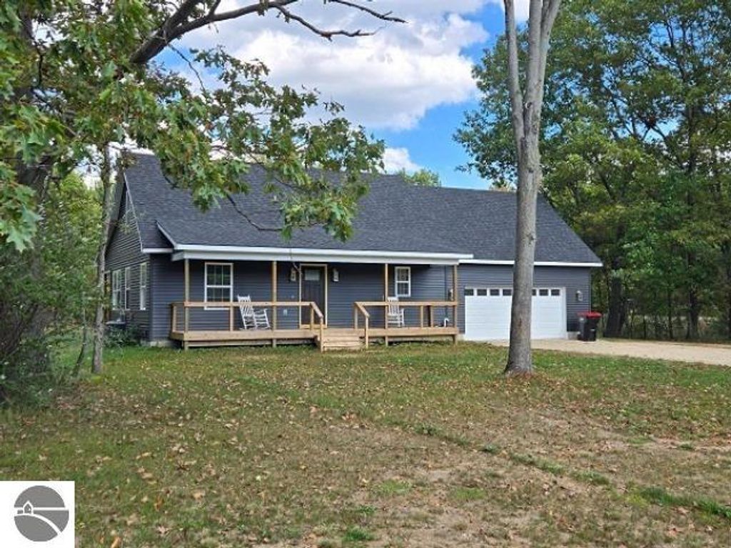 Photo of 8778 Edgewater Drive, Stanwood, MI 49346 (MLS # 1939443)