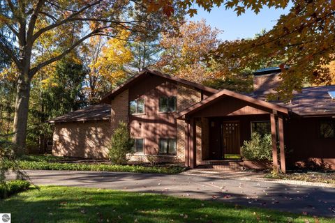 Photo of 1326 Tomah Drive, Mt Pleasant, MI 48858 (MLS # 1940383)