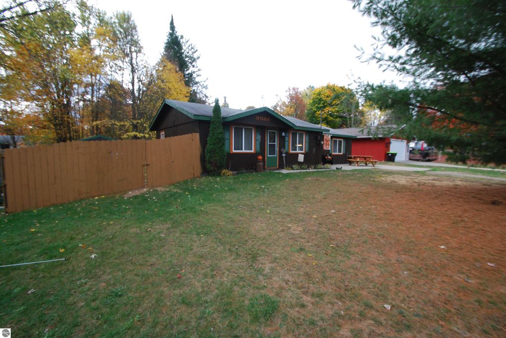 Photo of 9088 Sunshine Drive, St Helen, MI 48656 (MLS # 1939952)