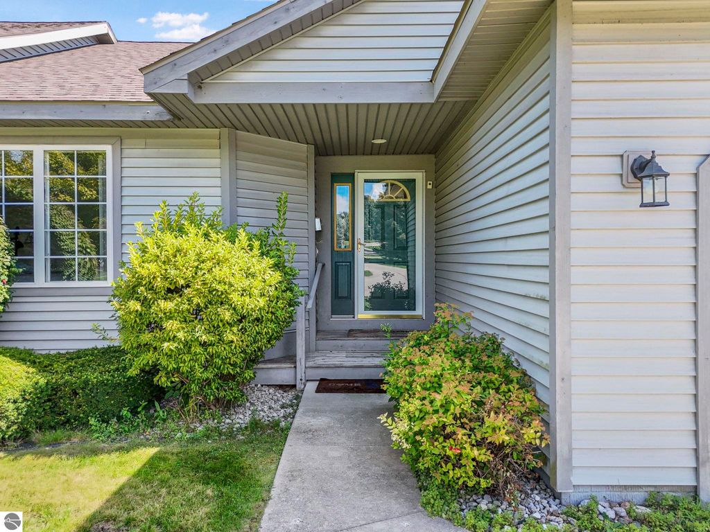 Photo of 12053 S Elk Run, Traverse City, MI 49684 (MLS # 1939542)
