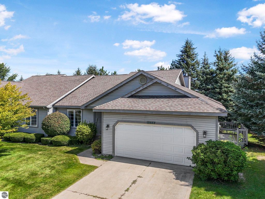 Photo of 12053 S Elk Run, Traverse City, MI 49684 (MLS # 1939542)