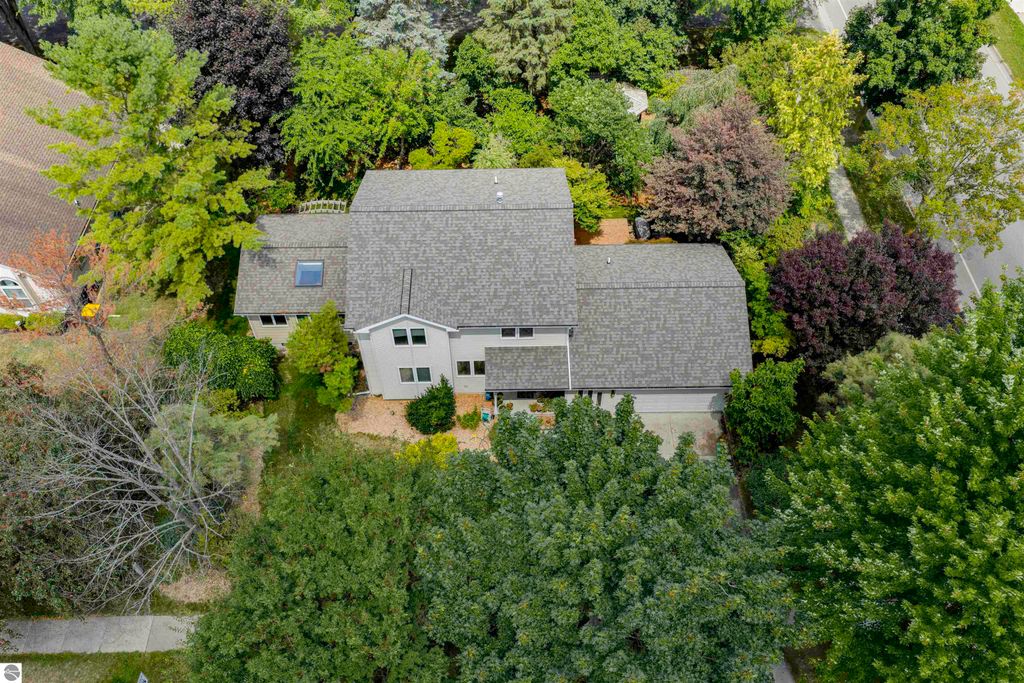 Photo of 1000 Country Way, Mt Pleasant, MI 48858 (MLS # 1937481)