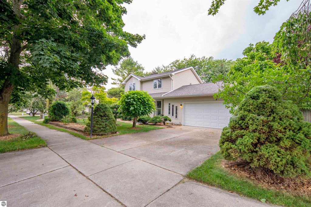 Photo of 1000 Country Way, Mt Pleasant, MI 48858 (MLS # 1937481)