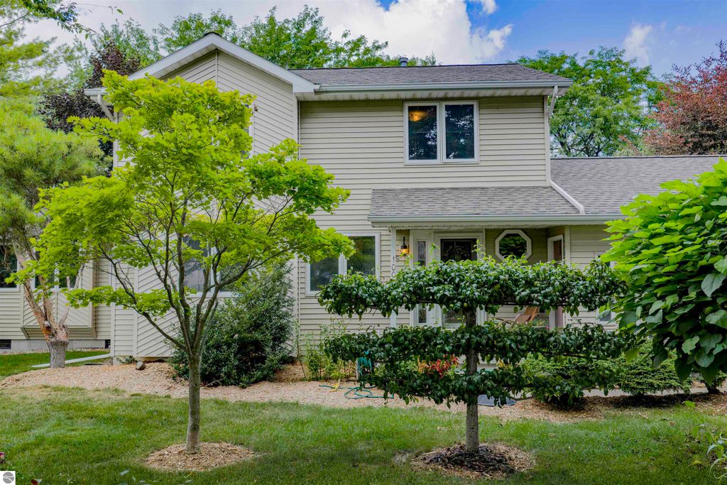 Photo of 1000 Country Way, Mt Pleasant, MI 48858 (MLS # 1937481)