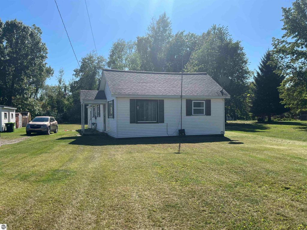 Photo of 2096 E Coggins Road, Pinconning, MI 48650 (MLS # 1939170)