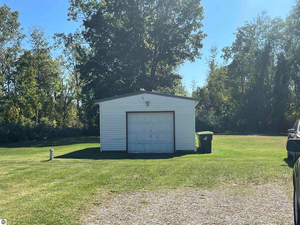 Photo of 2096 E Coggins Road, Pinconning, MI 48650 (MLS # 1939170)