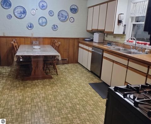 Tiny photo for 3700 Red School Road, Kingsley, MI 49649 (MLS # 1940002)