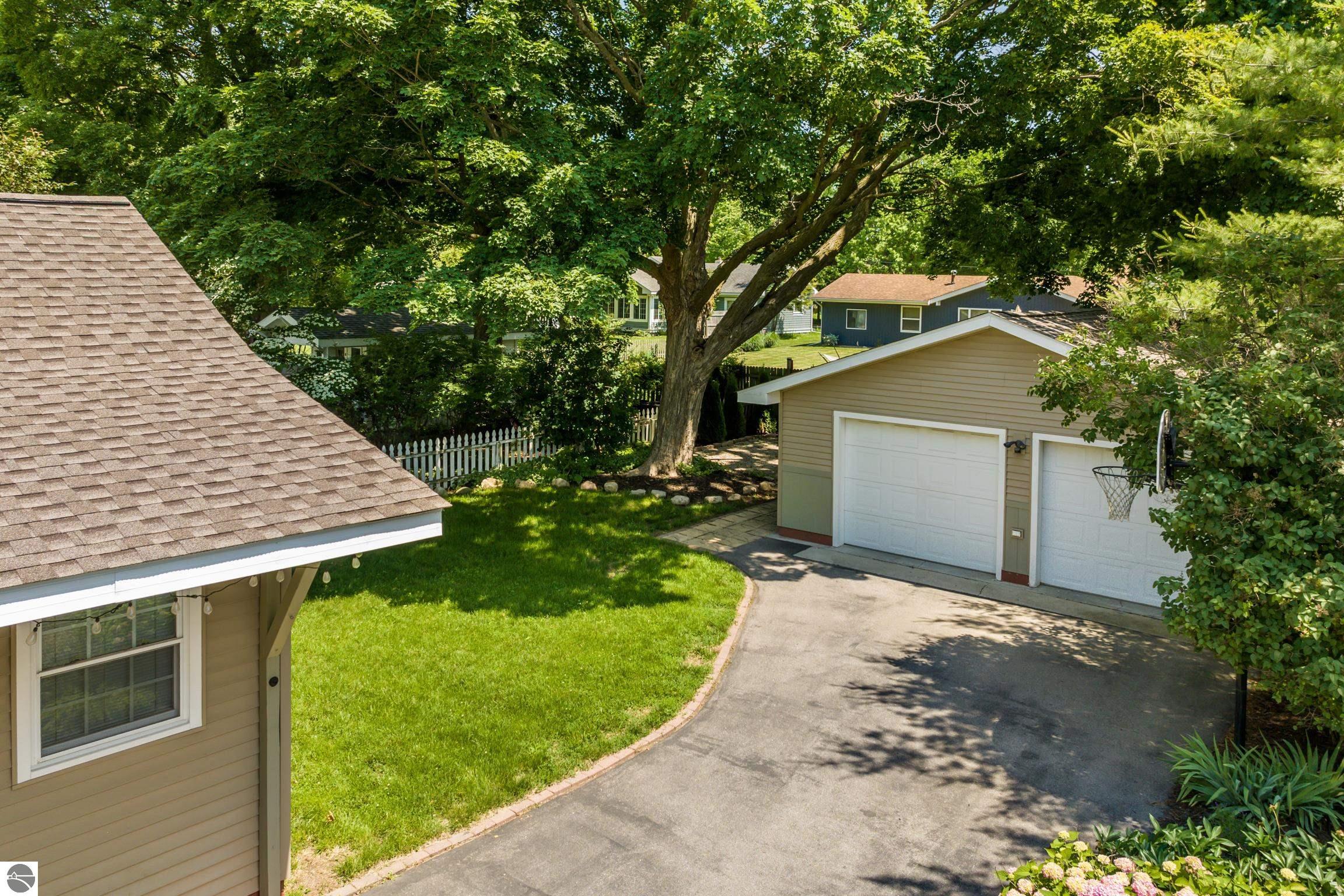 Charlevoix, Michigan 49720, United States, 2 Bedrooms Bedrooms, ,1 BathroomBathrooms,Residential,Active,168699