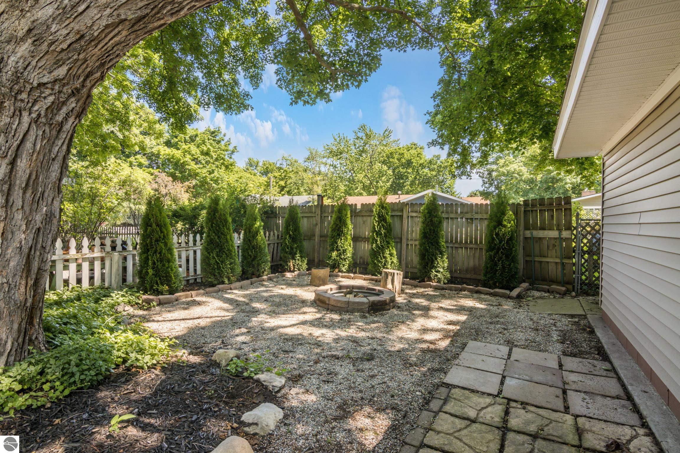 Charlevoix, Michigan 49720, United States, 2 Bedrooms Bedrooms, ,1 BathroomBathrooms,Residential,Active,168699