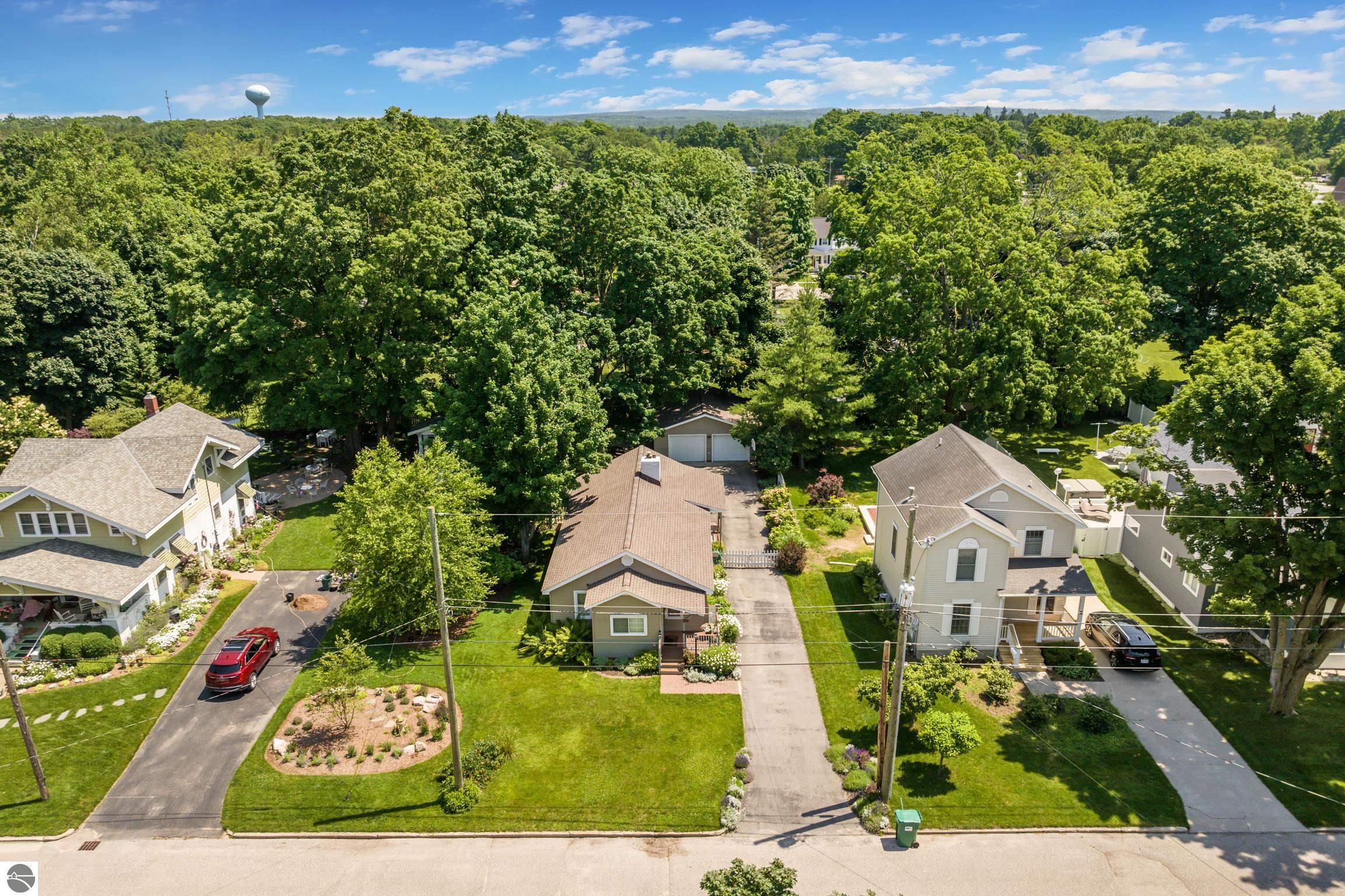 Charlevoix, Michigan 49720, United States, 2 Bedrooms Bedrooms, ,1 BathroomBathrooms,Residential,Active,168699