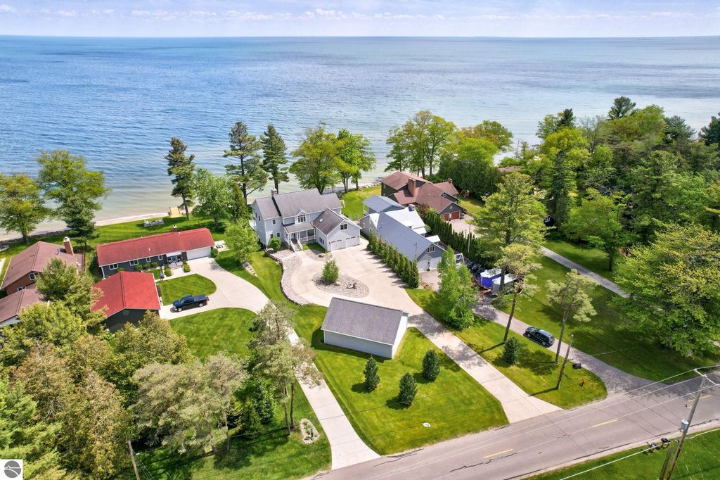 Photo of 1147 N Bay Drive, Tawas City, MI 48730 (MLS # 1937377)