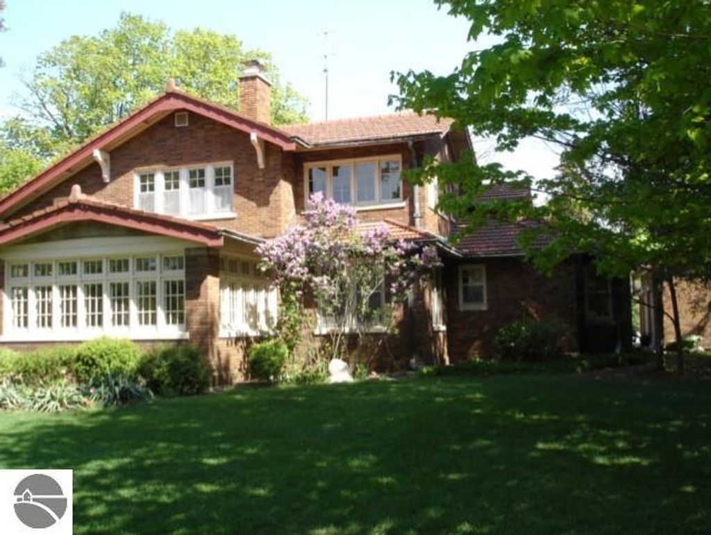 Photo of 404 N Fancher Street, Mt Pleasant, MI 48858 (MLS # 1936316)