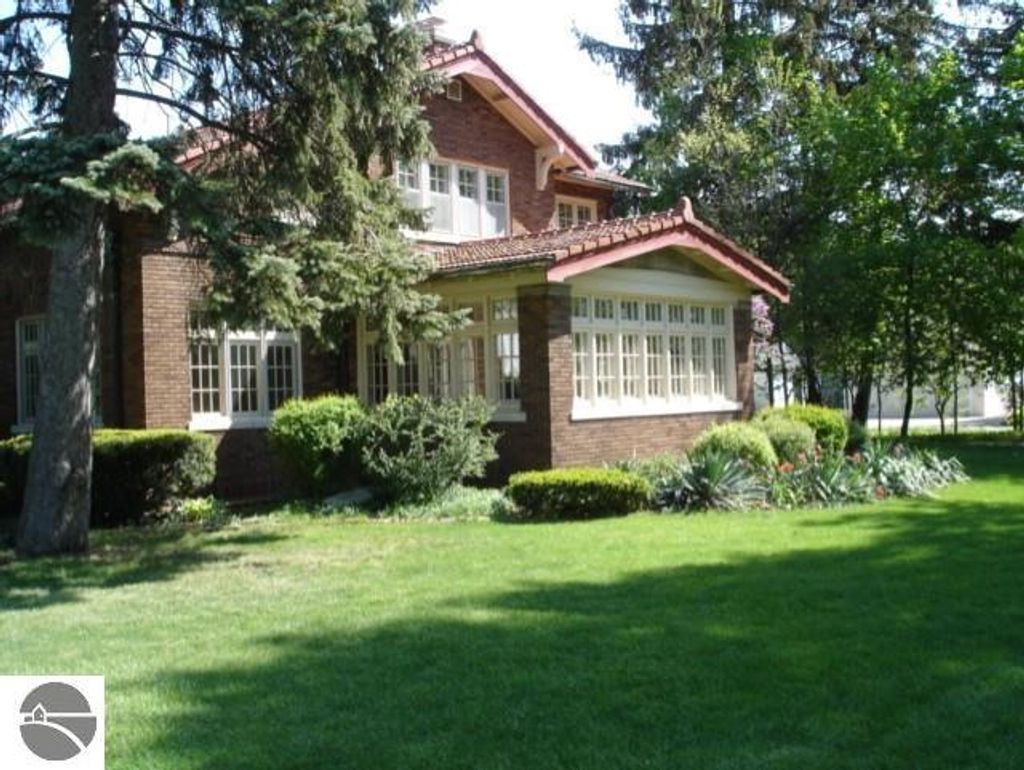 Photo of 404 N Fancher Street, Mt Pleasant, MI 48858 (MLS # 1936316)