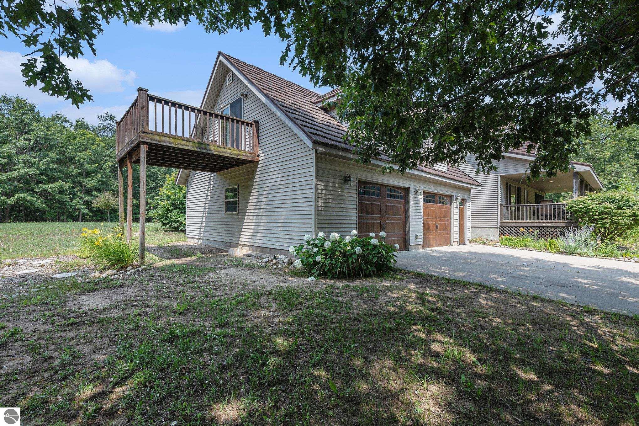 Copemish, Michigan 49625, United States, 3 Bedrooms Bedrooms, ,4 BathroomsBathrooms,Residential,Pending,180350