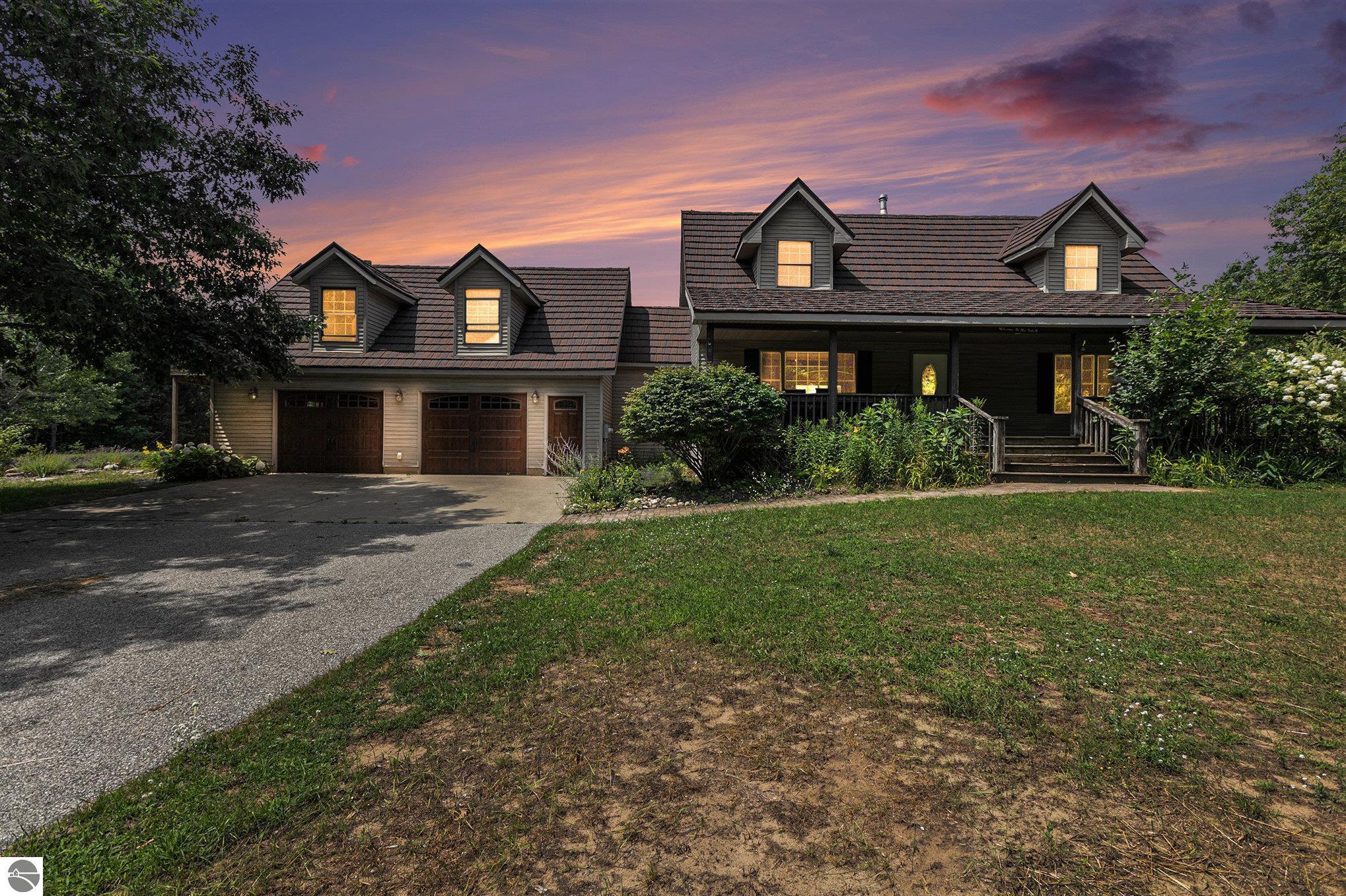 Copemish, Michigan 49625, United States, 3 Bedrooms Bedrooms, ,4 BathroomsBathrooms,Residential,Pending,180350