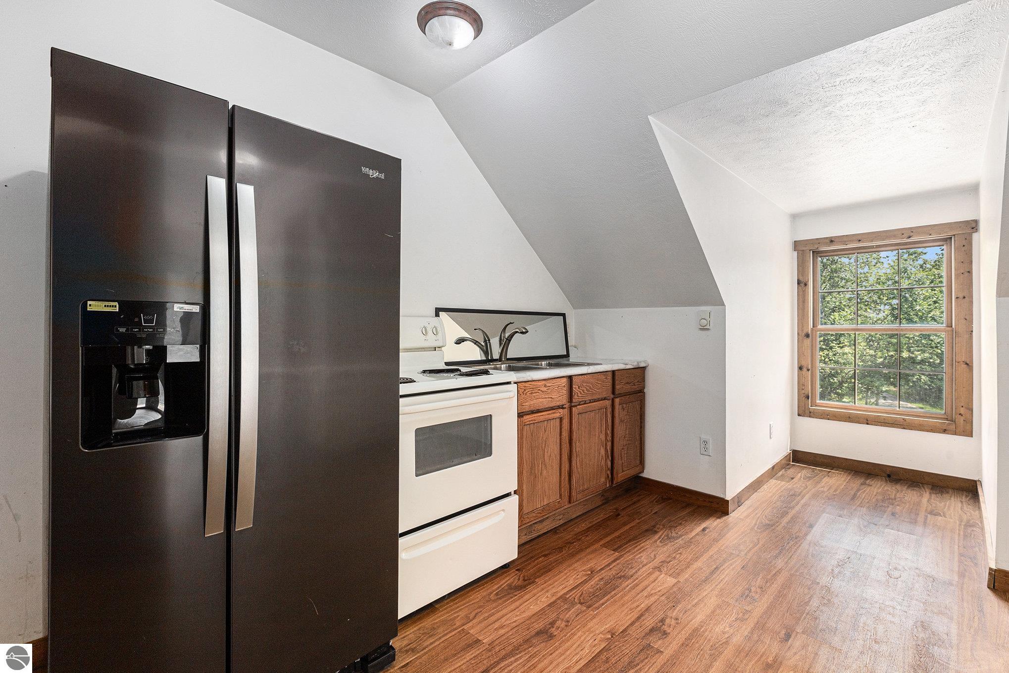 Copemish, Michigan 49625, United States, 3 Bedrooms Bedrooms, ,4 BathroomsBathrooms,Residential,Pending,180350