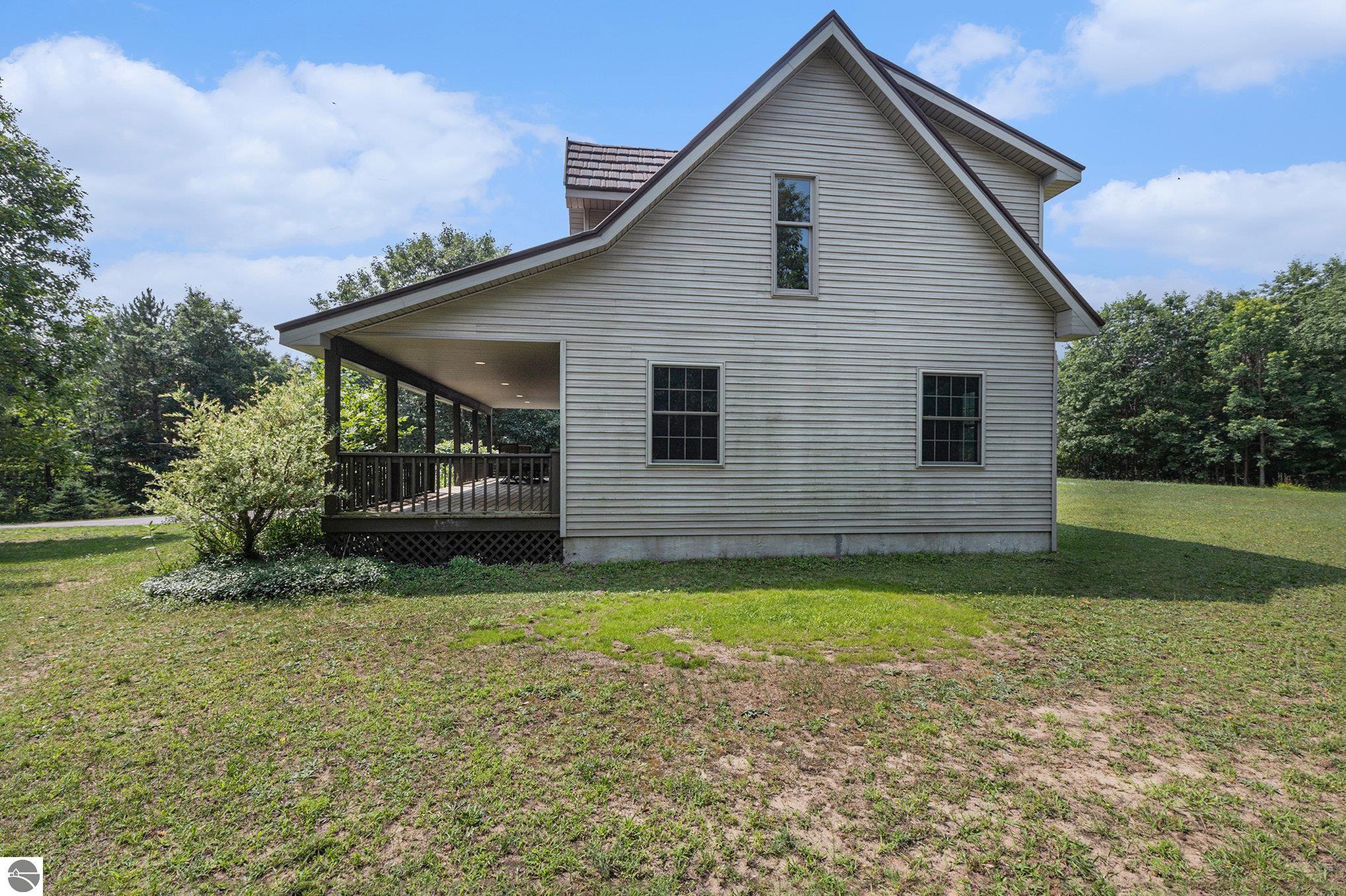 Copemish, Michigan 49625, United States, 3 Bedrooms Bedrooms, ,4 BathroomsBathrooms,Residential,Pending,180350